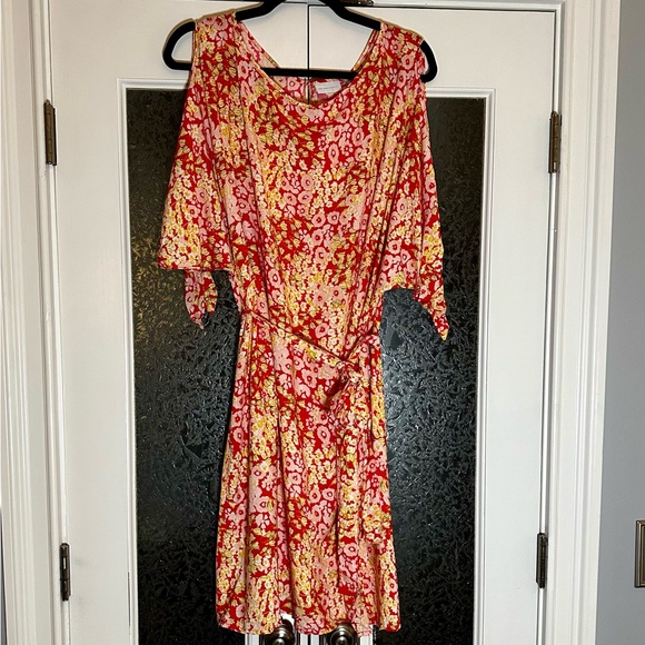Cold Shoulder Floral Dress with Removable Tie - Picture 5 of 5